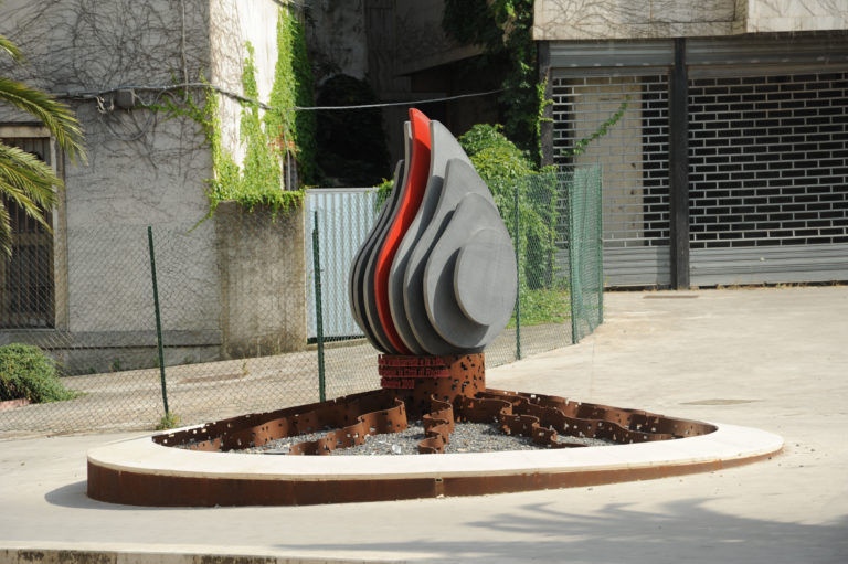 STELE AVIS